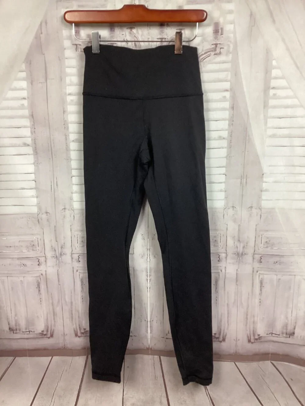 Lululemon black leggings 6